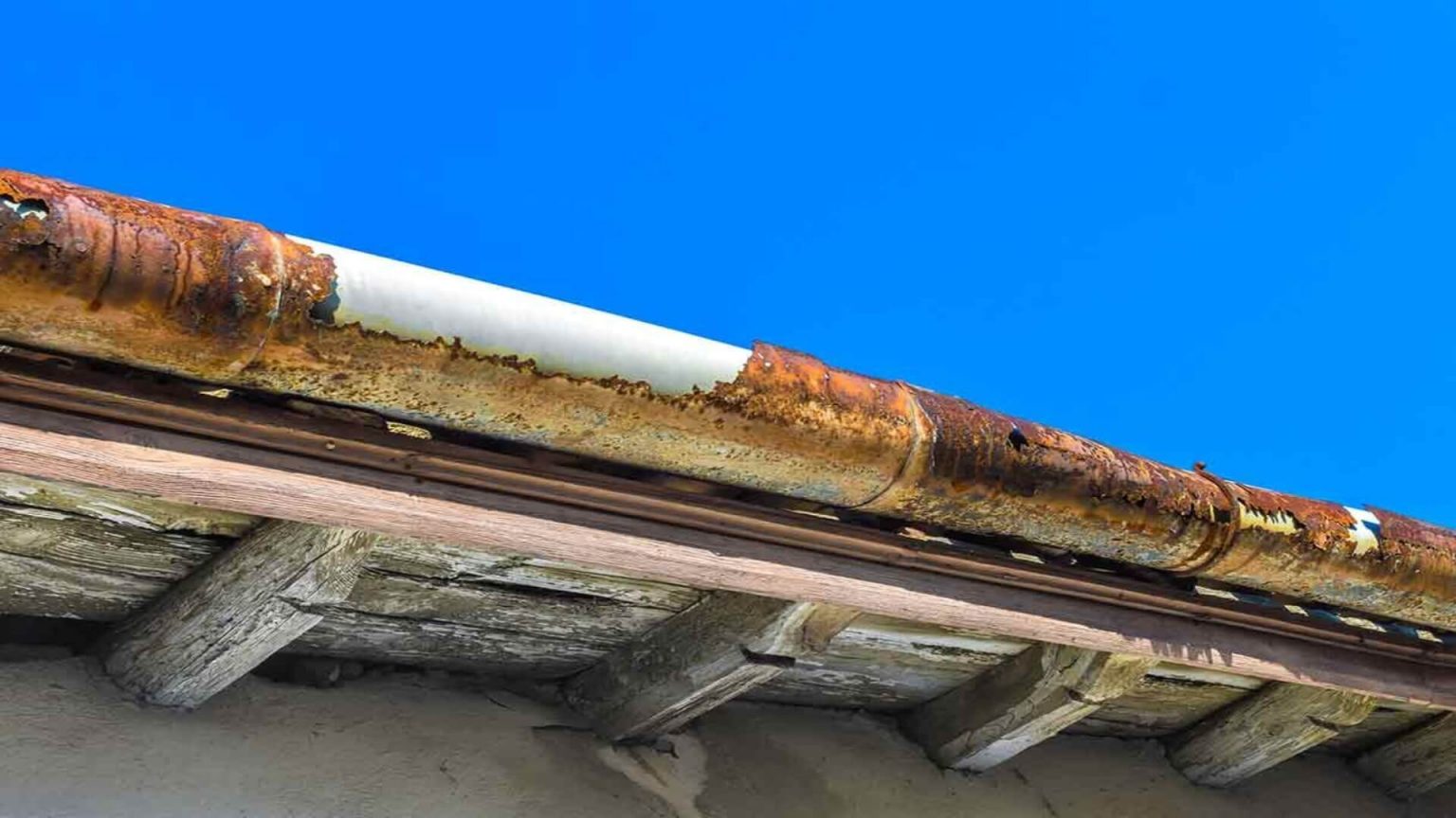 rusted gutter